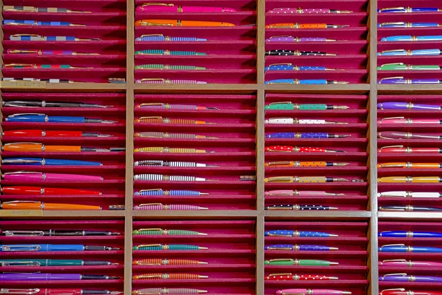 pen, fountain pen, ballpoint pen, write, writing, handwriting, calligraphy, colorful. Fountain pen mistakes: companies, guilds and shows