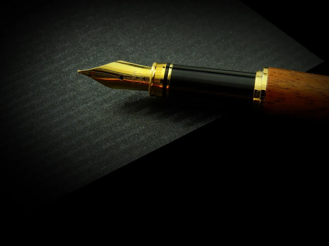 write, communication, ink pen, fountain pen, pen, writing implement, writing tool, inkwell, office, letter, work, ink, paper, workspace, stationery, fountain pen, fountain pen, pen